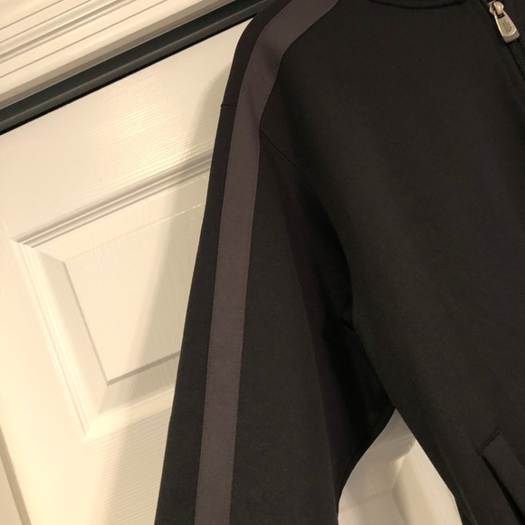 Black & Grey North Face Jacket - Picture 3 of 7